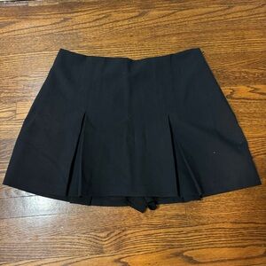 Abercrombie & Fitch Classic Black Pleated Skort